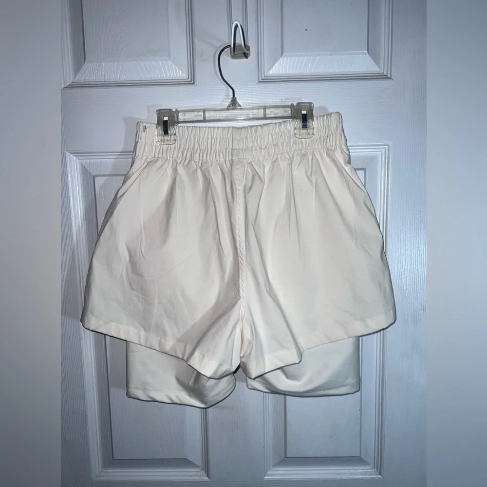WEWOREWHAT Windbreaker Hi Waist Biker Shorts Off-White Size M